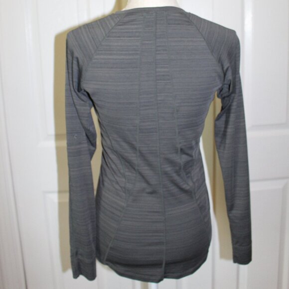 Athleta Pacifica Rashguard Sun Shirt - Army Green! - Picture 3 of 4